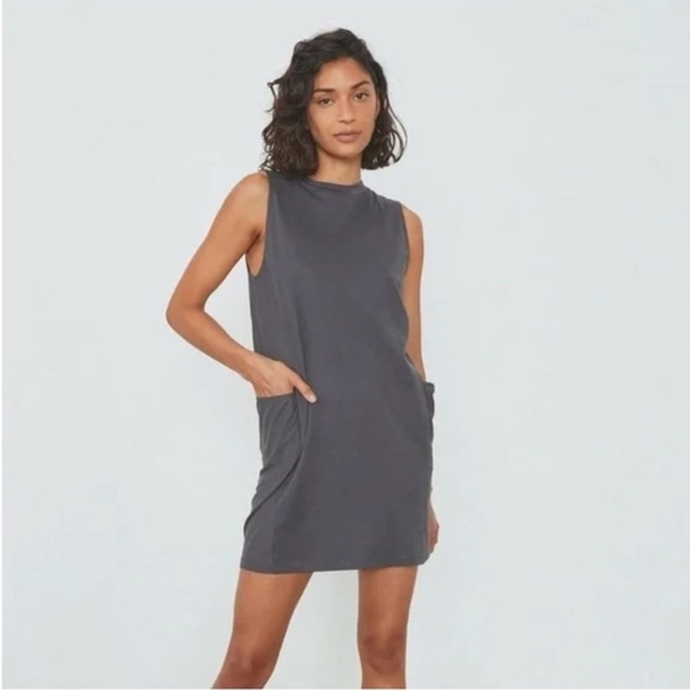 LUNYA: Cool‎ Paneled Sleeveless Short Dress in Grey